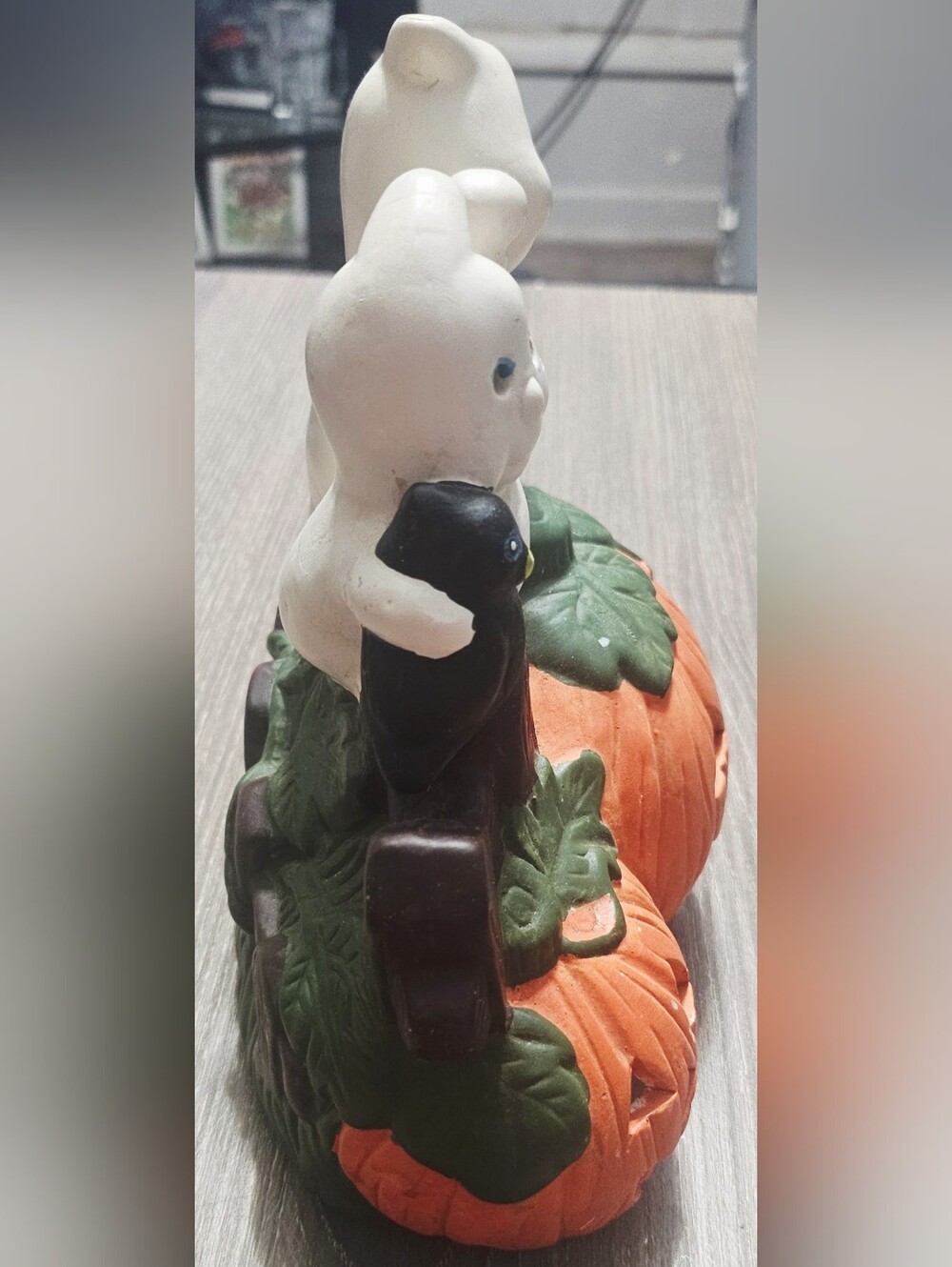 Vintage Halloween Ceramic Figure 3 Ghosts and a Crow on Jack O Lanterns - Picture 3 of 7